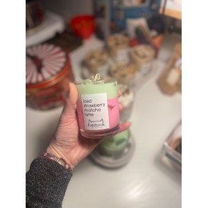 İced Strawberry Matcha Latte